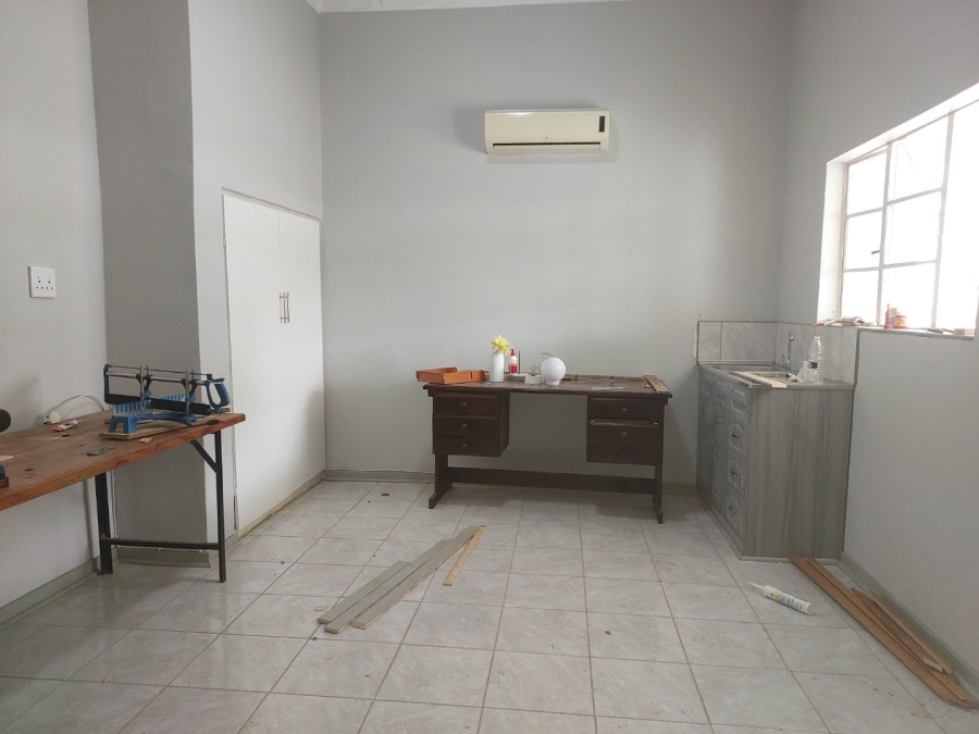 To Let Commercial Property for Rent in Kroonstad Central Free State